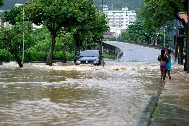 Chaos nach dem Regen in Rio  | Foto: dpa