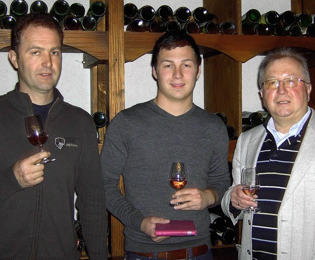 Der Vater mit dem Sohn: Klaus  und Phi...dt gratuliert zum Erfolg (von links).   | Foto: privat