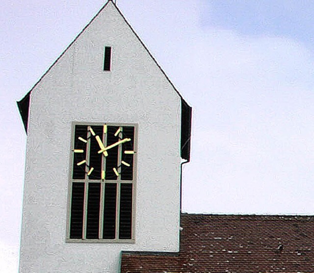 Unter dem Turm der Niederhofer Herz-Jesu-Kirche steigt die Zahl der Einwohner.   | Foto: Werner Probst