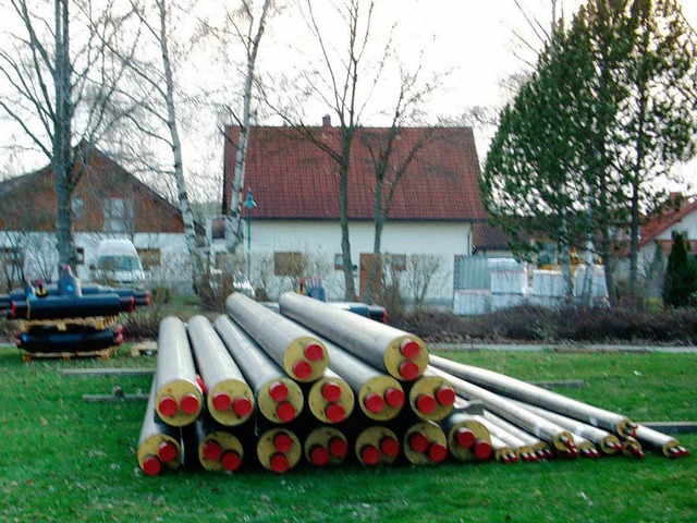 Das Nahwrmeprojekt in Ewattingen kann...rial fr den Leitungsbau sind  ist da.  | Foto: Bruno Morath