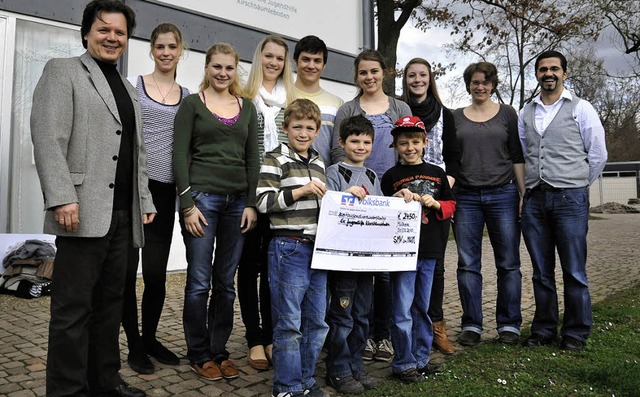 Schler des Markgrfler Gymnasiums bei...ischen Jugendhilfe Kirschbumleboden.   | Foto: V. Mnch