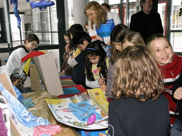 Kinder der Albert-Schweitzer-Schule bei der Arbeit   | Foto: BZ