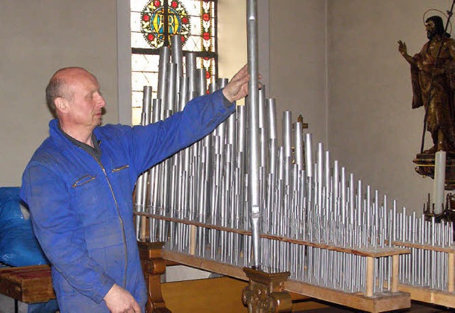 Ausgebaut und in die Werkstatt transpo...en der Kirchenorgel in Friedenweiler.   | Foto: Liane Schilling