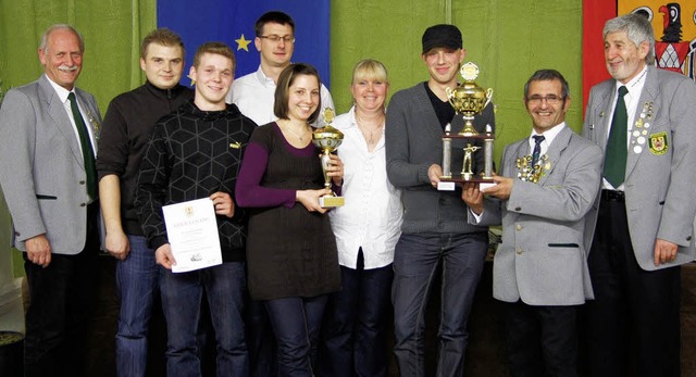 Vertreter der Breisacher Schtzengesel...die Sieger des  Vereinsschieens 2010.  | Foto: privat