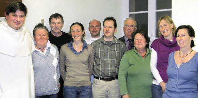 Pater Peter gratulierte den Gewhlten ...nz und Christine Schmidt (von links).   | Foto: Ulrike Spiegelhalter