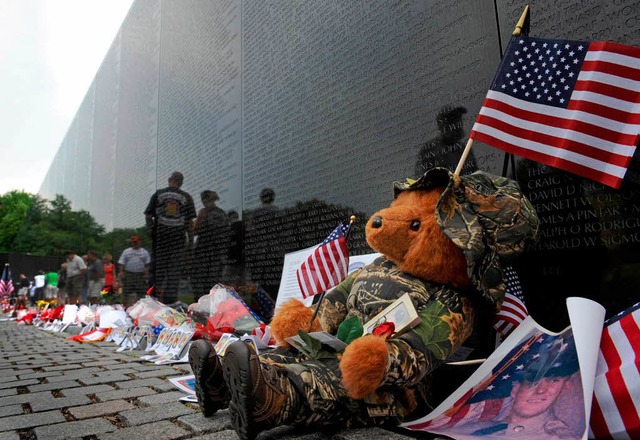 Erinnerung an gefallene US-Soldaten: Das Vietnam-Denkmal in Washington   | Foto: AFP