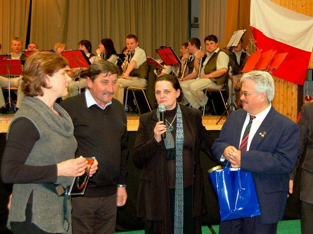 Stadtmusikvorsitzender Thomas Kaiser u...ister von Ciasna in Polen (von rechts)  | Foto: Paul Berger