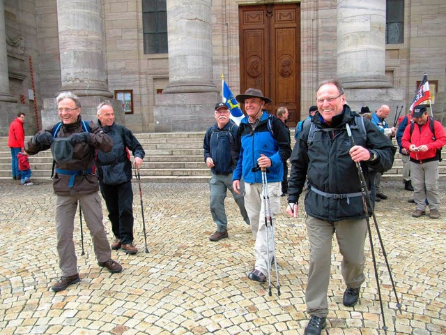 Trotz der khlen Temperatur herrschte ...enst Aufbruchstimmung und gute Laune.   | Foto: Susanne Filz