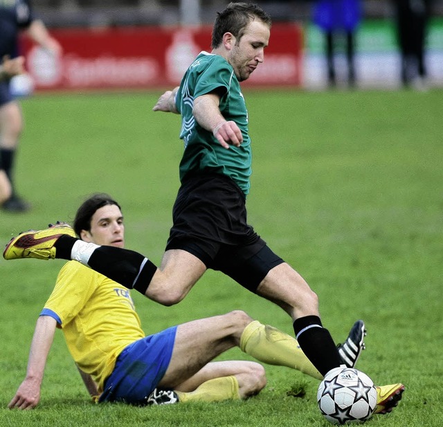 Fussball Spvgg Lahr vs. BerghauptenMar...pf mit Patrik Bruder  (Berghaupten #3)  | Foto: Peter Aukthun-Grmer