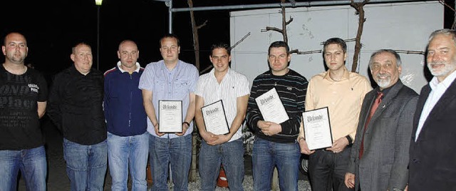 Der Sport-Club Kiechlinsbergen ehrte l...eben Ehrenvorsitzender Otmar Landerer.  | Foto: roland vitt