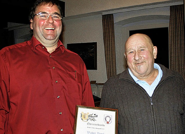 Ehrenmitglied Walter Vogel (rechts) mit Gnther Hurst.   | Foto: Privat