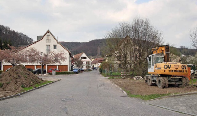 Im unteren Teil der Kirchstrae wurden...chen fr die Baustelle eingerichtet.   | Foto: Heinz Vollmar