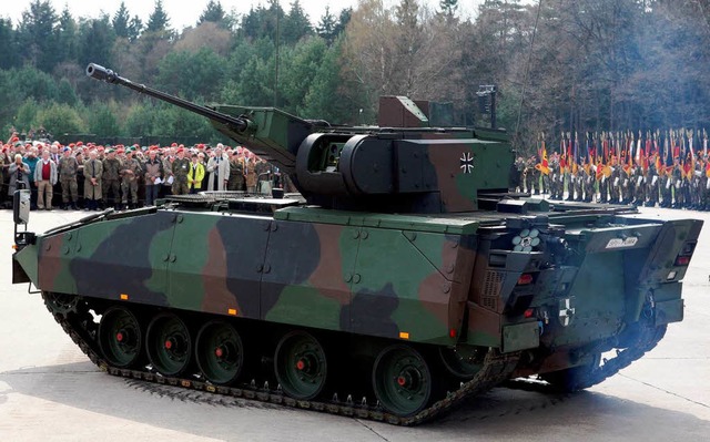 Der Schtzenpanzer Puma des Rstungsba...rz seine Bilanzzahlen verffentlichte.  | Foto: dpa
