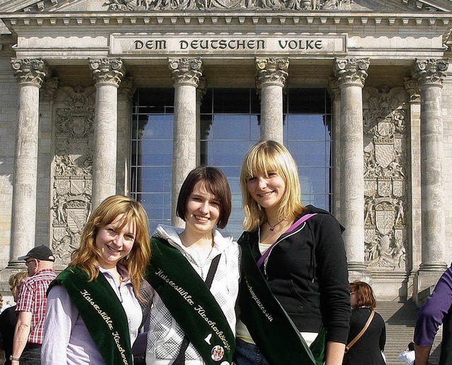 Zu Besuch in der Bundeshauptstadt Berl...va Futterer vor dem Reichstagsgebude.  | Foto: Privat
