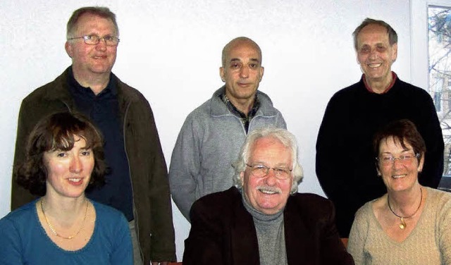 Der neue Vorstand des Car-Sharing-Vere...(hinten rechts) sowie den Beisitzern.   | Foto:  Verein