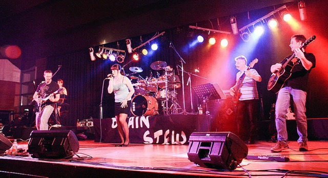 Die Mitglieder der Band Brain Stew gaben bei der Rocknacht eine gute Figur ab.  | Foto: Heike Eberle