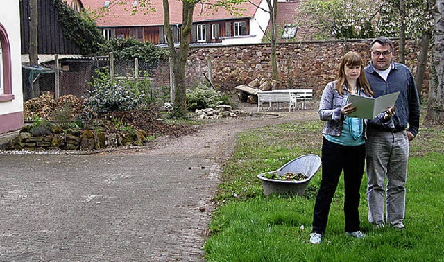 Petra Winterhalter und Martin Kamenisc...r den &#8222;Garten der Sinne&#8220;.  | Foto: Hge