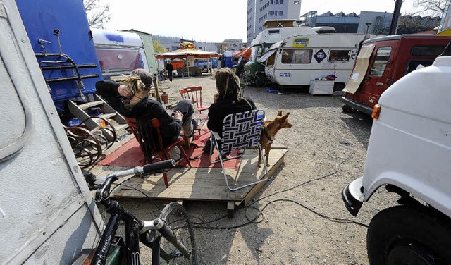 Die Wagenburg-Bewohner auf dem besetzt...lnde verhandeln weiter mit der Stadt.  | Foto: ingo schneider