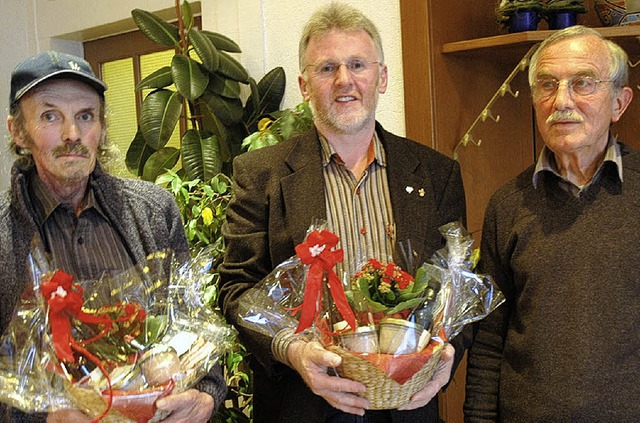 Fr 25 Jahre im Verein  wurden  Georg ... Norbert Kammerer geehrt (von links).   | Foto: Brigitte Chymo
