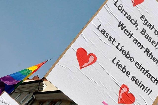 CSD in Lörrach: Botschaft unterm Regenbogen
