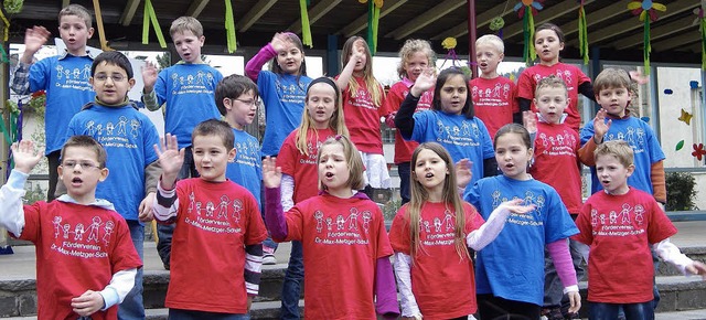 Winke-Winke beim Frhlingsfest: Die ne...ndern der Max-Metzger-Schule bestens.   | Foto: Hans-georg Kolodziej