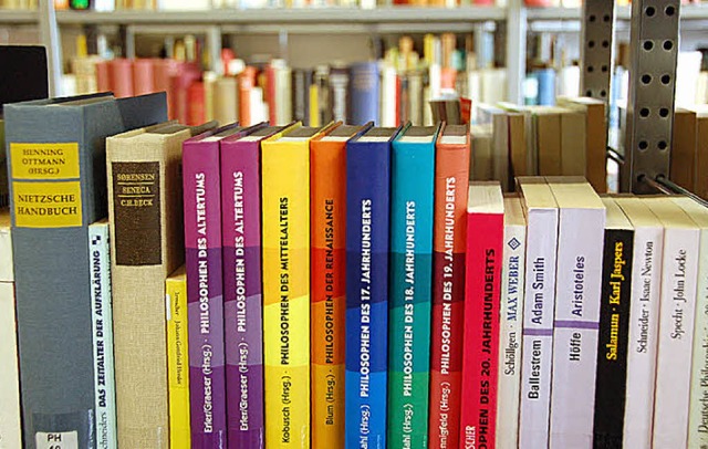 35000 Bcher und andere Medien stehen derzeit in der Regionalbibliothek.  | Foto: gramespacher