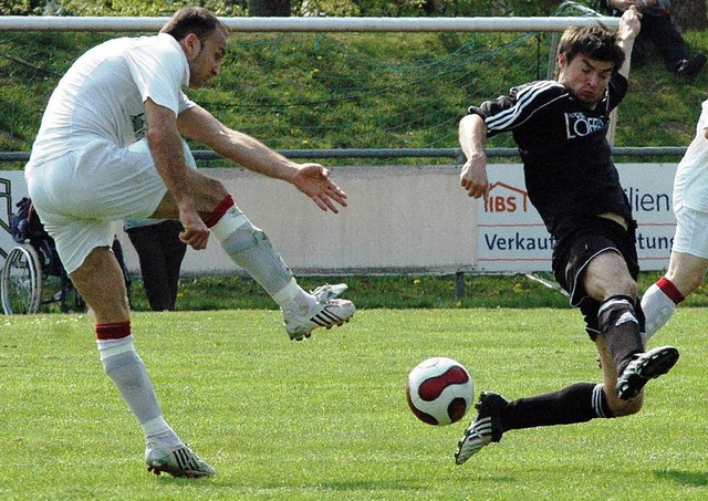 Keinen Sieger gab es im Derby zwischen...einen Schuss von Yalcin Terzioglu ab.   | Foto: Claus Zimmermann