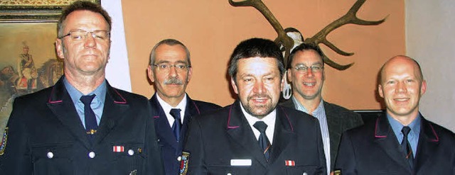 Herausragende Befrderungen gab es in ...tte) zum Hauptbrandmeister befrdert.   | Foto: Gert Brichta