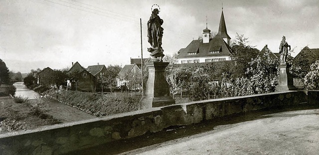 Die Bad Krozinger Neumagenbrcke von  ...an  der stlichen Brstung platziert.   | Foto: Archivfoto: Gottfried Blansche