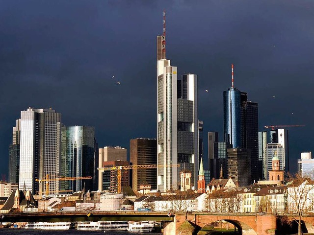 Viele der  Frankfurter Brotrme   gehren Immobilienfonds.  | Foto: dpa/bz