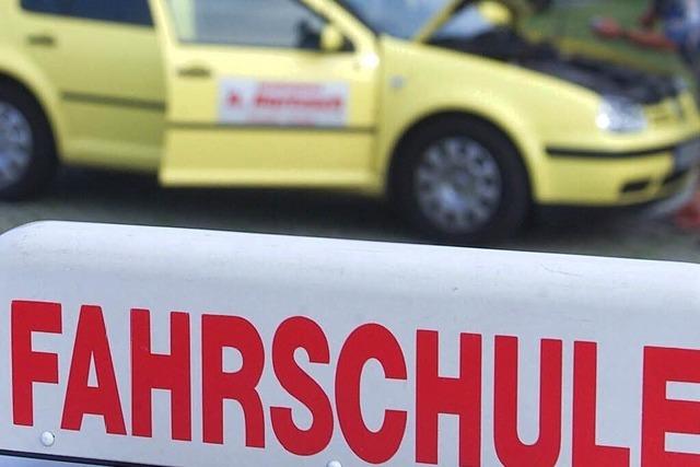 Bremsen ohne Not? Schlerin zeigt ihren Fahrlehrer an