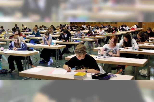68 Realschüler schwitzen über Prüfungsaufgaben