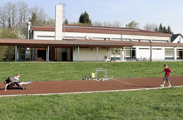 Im Herbst soll die  Sanierung der Schulsporthalle Buggingen fertig sein.    | Foto: Sigrid Umiger