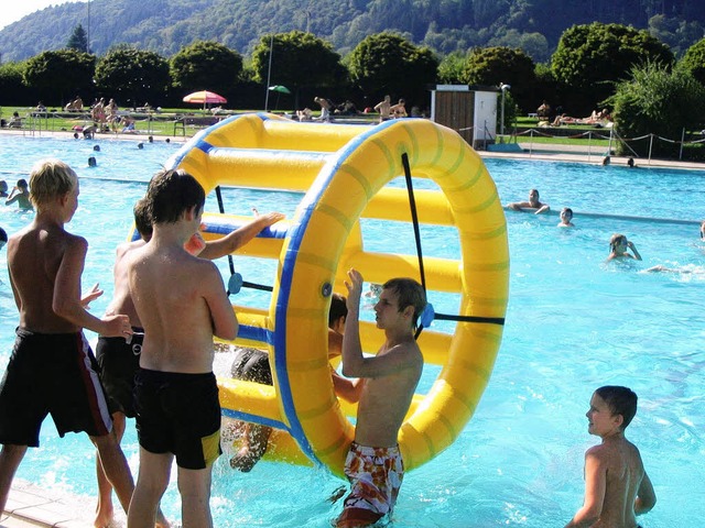 Wasserratten und Badenixen knnen sich...adesaison im Schopfheimer Schwimmbad.   | Foto: Archivfoto: Maurer