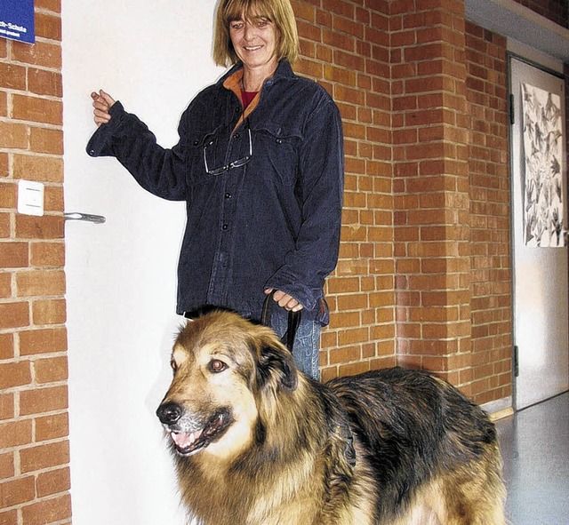 Schulhund Kimba mit seinem Frauchen Patricia Fhring    | Foto: Lendle