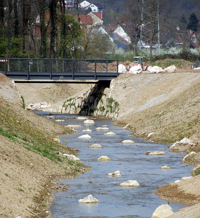 Der Entlastungskanal nimmt berschssiges Wasser auf.   | Foto: Lauber