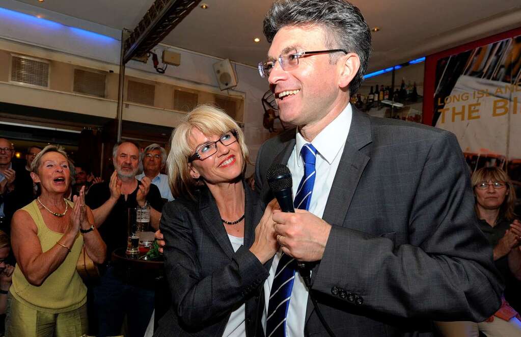 Helen Hall-Salomon und Dieter Salomon bei der Wahlkampfparty in der Jackson-Pollock-Bar.