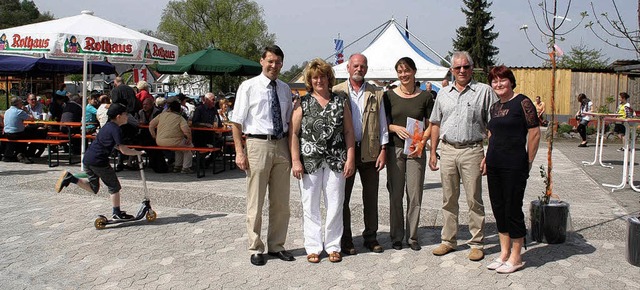 Der neue Festplatz in Mnchweier wurde...Ibig, Annette Hog und Wolfgang Karle.   | Foto: Ulrike Hiller