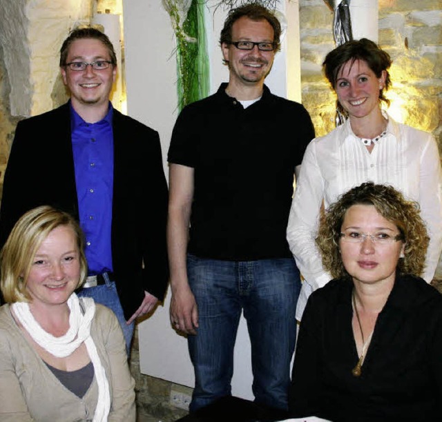 Der neue Vorstand beim  Verkehrsverein...Friederike Thoma (hinten von links).    | Foto: Sabine Model