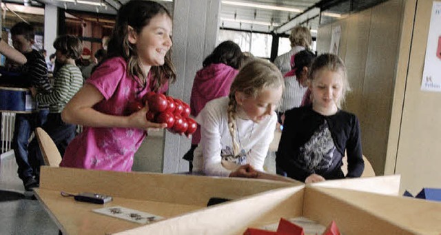 Zwei Hnde voll Kugeln, und keine fllt  | Foto: peter gerigk