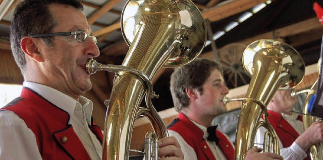 Mit znftiger Blasmusik unterhielt der...rein Todtmoos-Weg beim Frhlingsfest.   | Foto: Hildegard Siebold