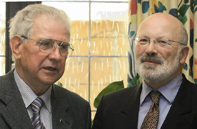 Winfried Hhmann aus Kenzingen (rechts...e zum Ehrenkreisvorsitzenden ernannt.   | Foto: Frank Berno Timm