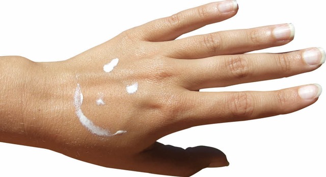 Wer die Haut mit Sonnencreme schtzt, ...as Risiko, an Hautkrebs zu erkranken.   | Foto: fotolia, privat