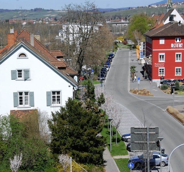 An  der Hangkante soll ein Stadtcenter entstehen.   | Foto: Lauber