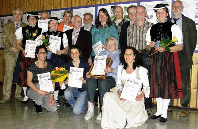 Der Heimatverein Falkau ehrte bei der ...vogel, Dora Hornack und Ulrike Meyer.   | Foto: Tina Httich