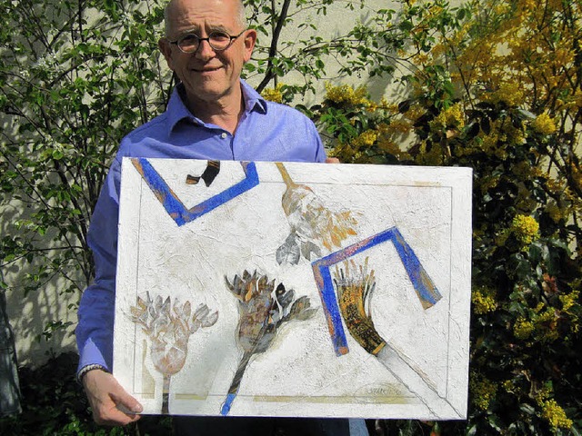 Bernhard Stark mit einem seiner &#8222;BlumenBilder&#8220;.   | Foto: Anne Freyer