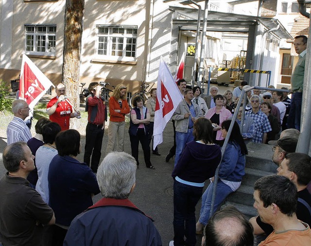 Protest in der Johannis-Druckerei: Ein...Franz-Xaver Fait (rechts) von Verdi.   | Foto: heidi fssel