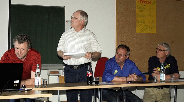 Zum Thema Brgerbus informierten Brge... Werner Fischer und Friedrich Sauter.   | Foto: Heiner Fabry