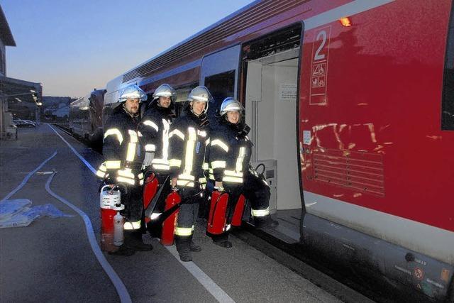 Defekte Lok lst in Tiengen einen Verkehrsstau aus