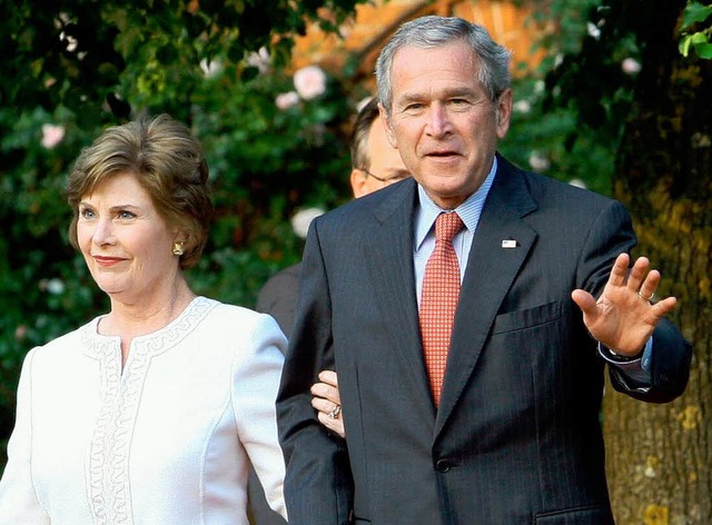 Da ging&#8217;s  ihnen noch gut: Laura und George  Bush am 6. Juni 2007  | Foto: dpa